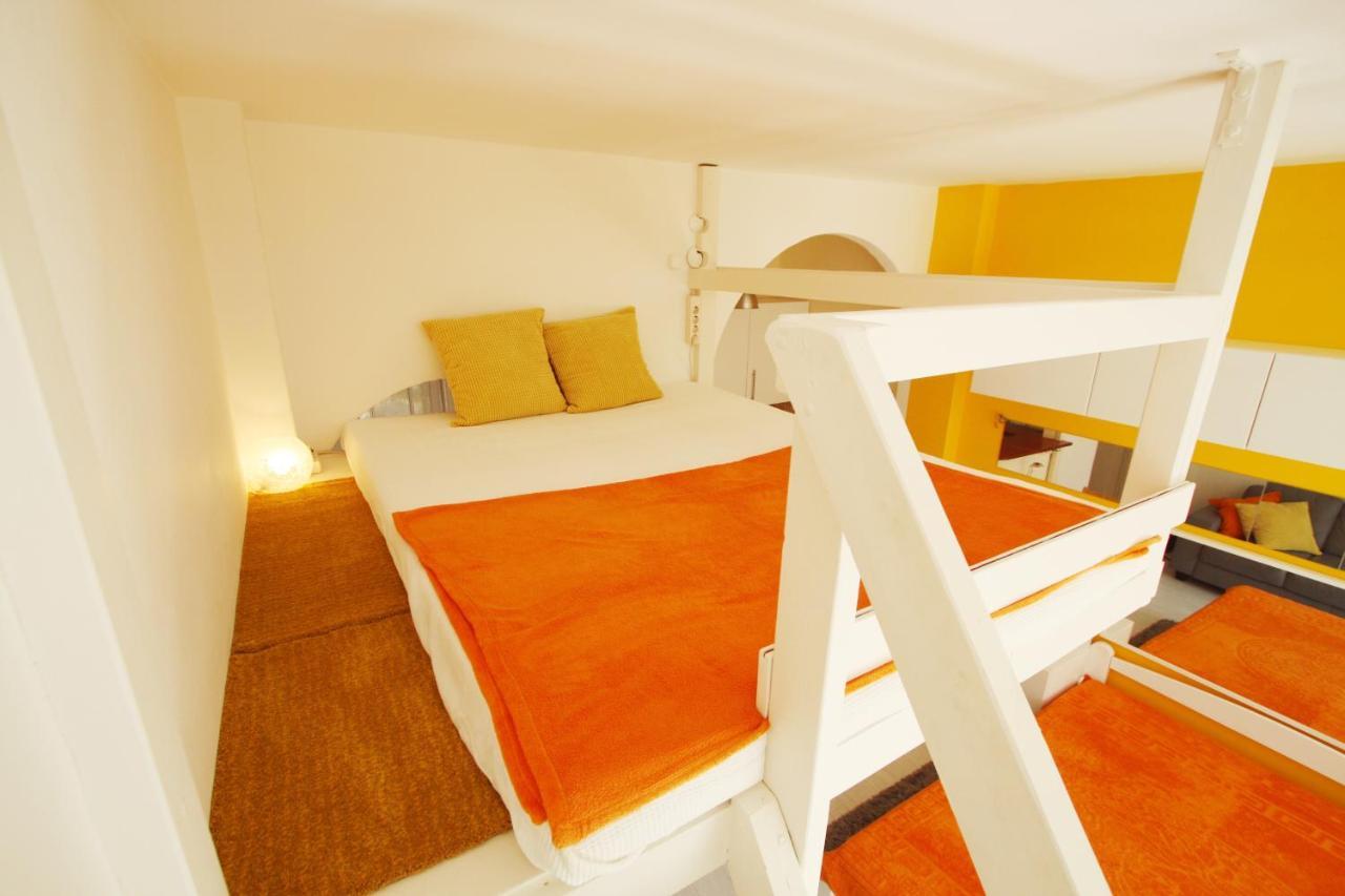 Sunny Studio With Balcony In Party District Budapest Esterno foto