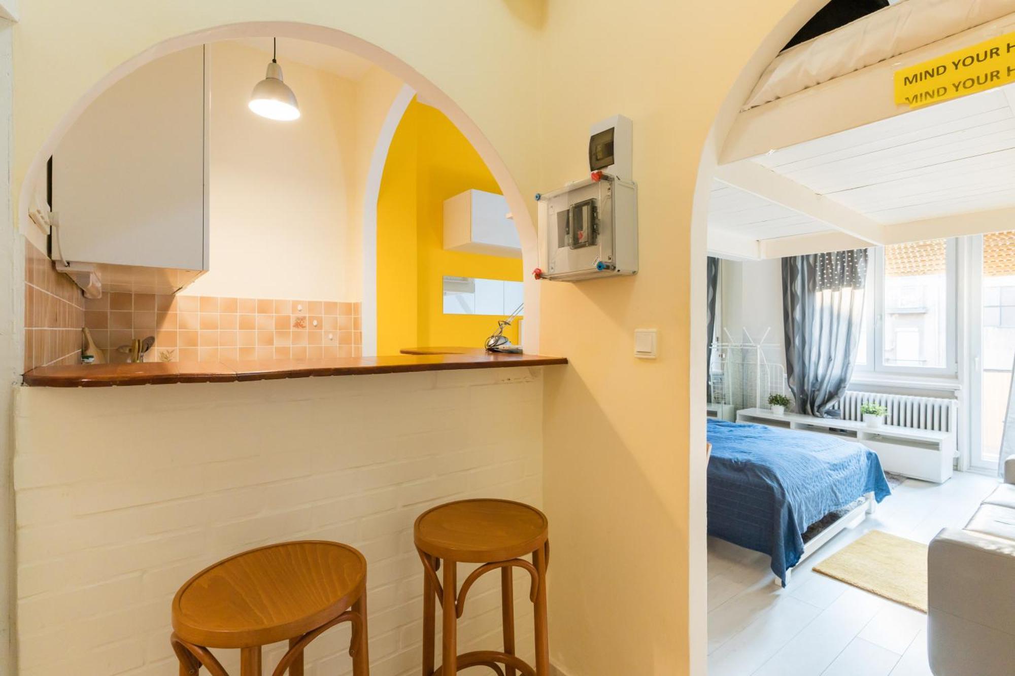 Sunny Studio With Balcony In Party District Budapest Esterno foto