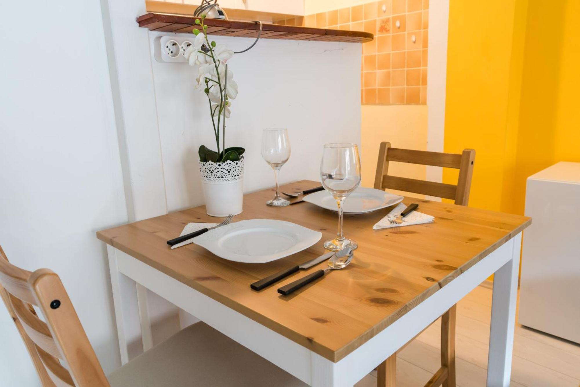 Sunny Studio With Balcony In Party District Budapest Esterno foto